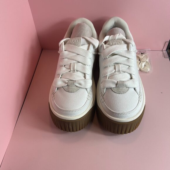 UGG Shoes - UGG EZ DUZZIT ESSENTIAL LACE UP (8.5)